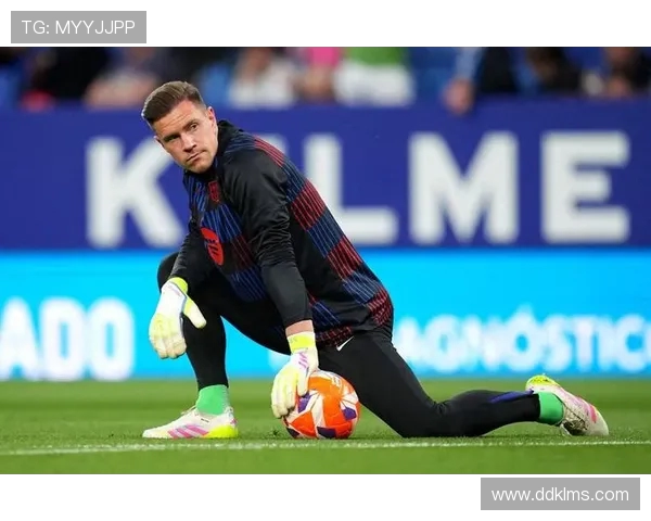 特尔施特根强硬表态:留队争主力,转会传闻无关紧要(1)